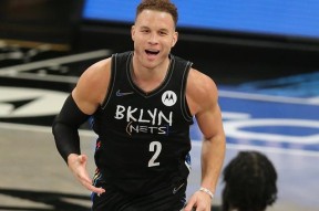 开云体育官网-篮网核心球员伤退，球队未来走势成疑，这样个人经济参加.-开云体育官网